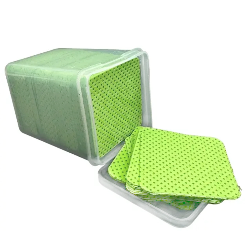 Perforated dustless nail art swabs in box (200 pcs. op.), green