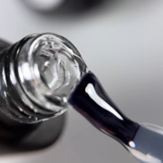 Valeri Rubber bāze hibrīdā nagu lakai, 6 ml
